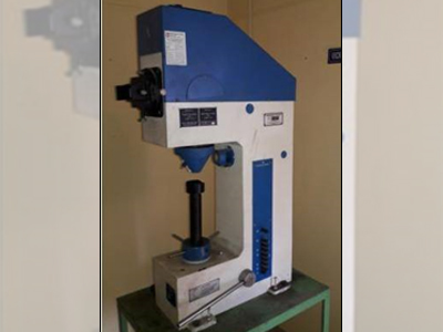 Vicker’s Hardness Tester